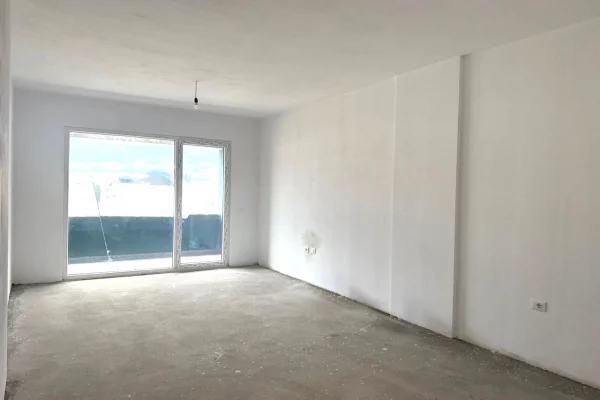 Shtepi ne shitje Apartament ne Tirane, 2+1, Mobilimi Bosh, pa mobiluar, Pagesa 215,000  Euro.