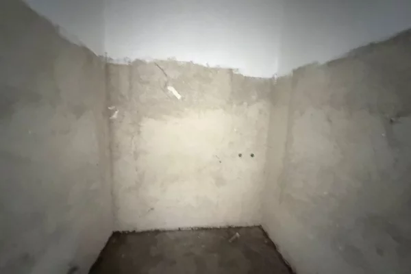 Shtepi ne shitje Apartament ne Tirane, 3+1, Mobilimi Bosh, pa mobiluar, Pagesa 434,700  Euro.