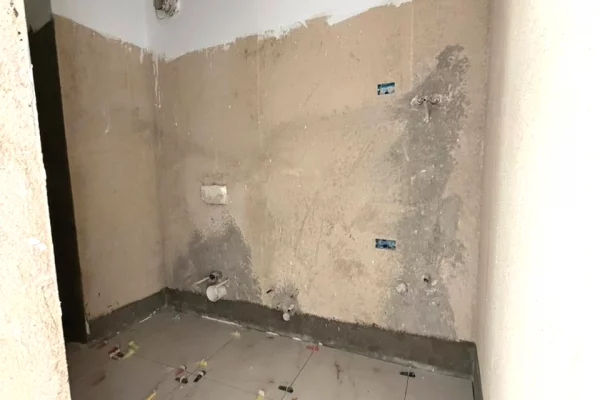 Shtepi ne shitje Apartament ne Tirane, 2+1, Mobilimi Bosh, pa mobiluar, Pagesa 158,700  Euro.