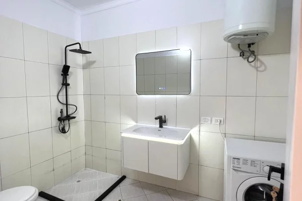 Appartamento in vendita a Tirana 2+1, Arredato