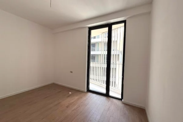 🏢 Zyre me Qira te Golden Tower, Mine Peza!