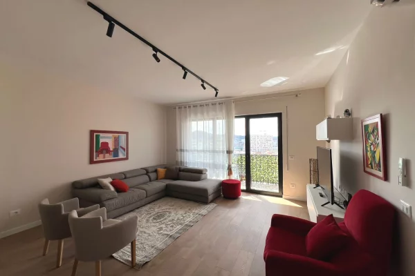 Appartamento in affitto a Tirana 2+1, Arredato