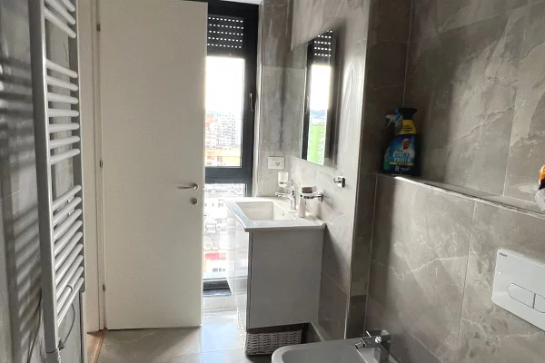 Appartamento in affitto a Tirana 2+1, Arredato