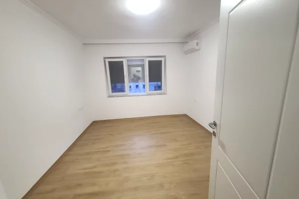 ☄️Ambient për Zyra me Qira 2+1+2 në Qendër.