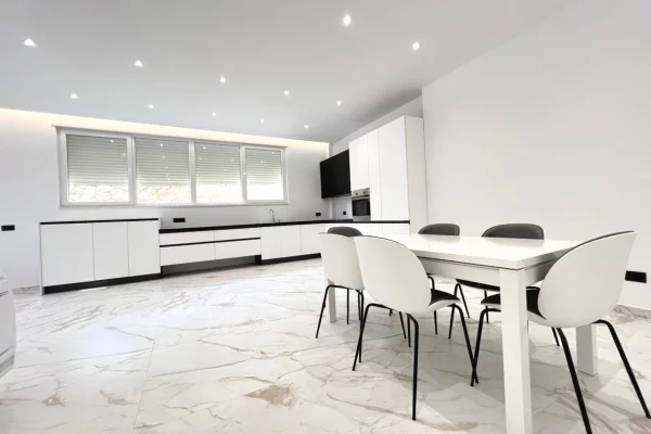 Luxury villas for sale in Tirana 4+1, Furnished