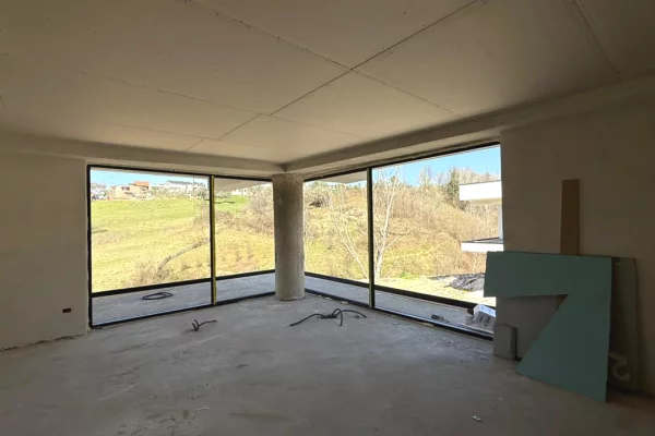 Villa di lusso in vendita a Tirana 4+1, Vuoto