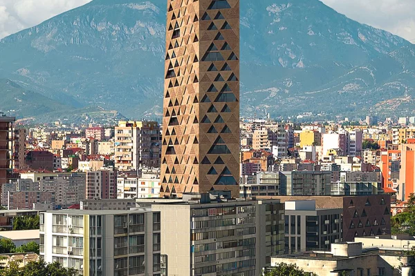 Shtepi ne shitje Apartament ne Tirane, 2+1, Mobilimi Bosh, pa mobiluar, Pagesa 370,000  Euro.