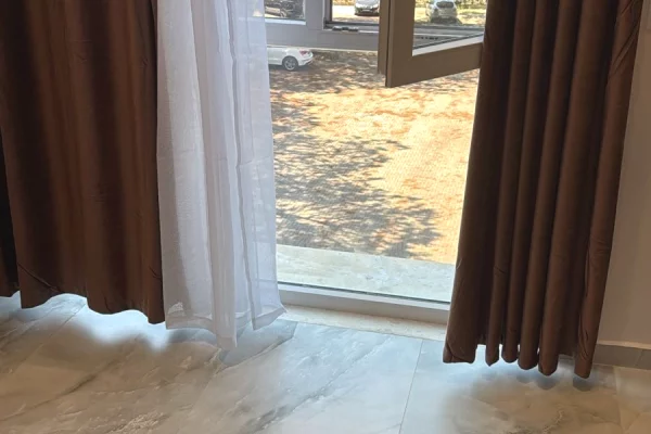 Shtepi ne shitje Apartament ne Durres, 2+1, Mobilimi E mobiluar, Pagesa 210,000  Euro.