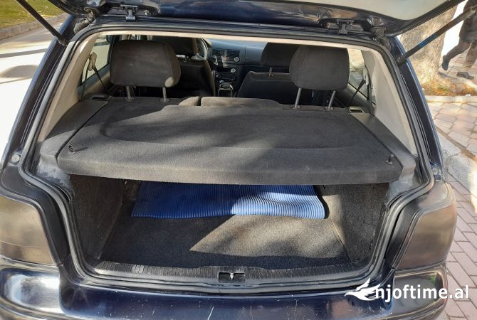 Auto in Vendita  a Koriza - 1,900 Euro