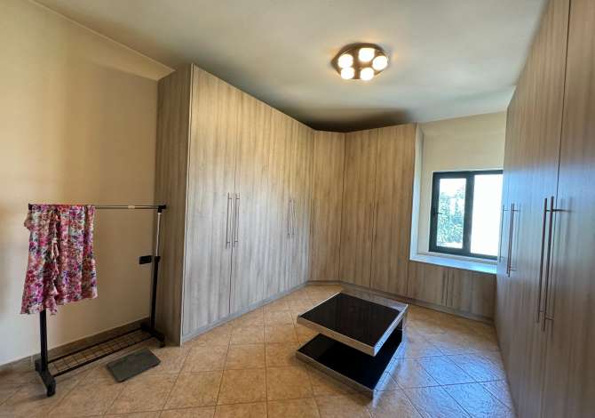 Shtepi me qera Duplex(shtepi me 2 kate) ne Tirane, 2+1, Mobilimi E mobiluar, Pagesa 800  Euro.