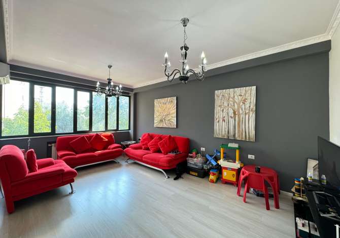 Shtepi me qera Duplex(shtepi me 2 kate) ne Tirane, 2+1, Mobilimi E mobiluar, Pagesa 800  Euro.