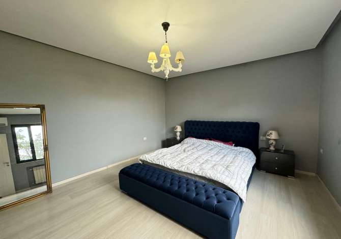 Shtepi me qera Duplex(shtepi me 2 kate) ne Tirane, 2+1, Mobilimi E mobiluar, Pagesa 800  Euro.