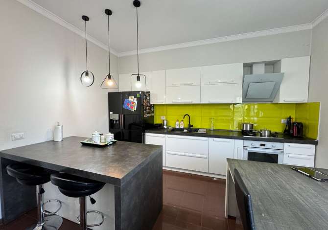 Shtepi me qera Duplex(shtepi me 2 kate) ne Tirane, 2+1, Mobilimi E mobiluar, Pagesa 800  Euro.