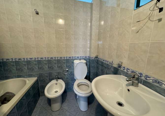 Shtepi me qera Duplex(shtepi me 2 kate) ne Tirane, 2+1, Mobilimi E mobiluar, Pagesa 800  Euro.