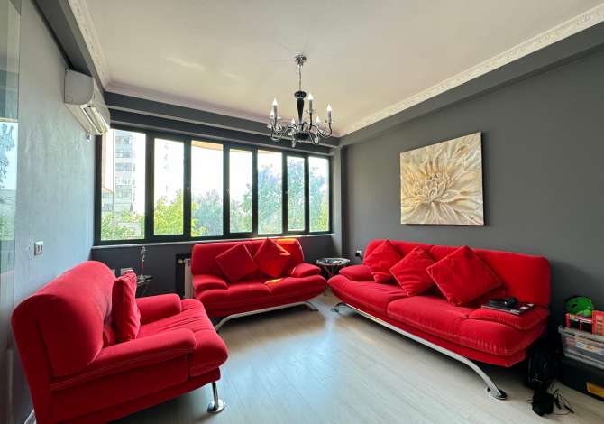 Shtepi me qera Duplex(shtepi me 2 kate) ne Tirane, 2+1, Mobilimi E mobiluar, Pagesa 800  Euro.