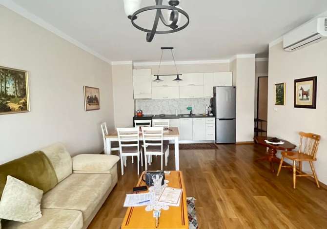 Shtepi me qera 2+1 ne Tirane - 680 Euro