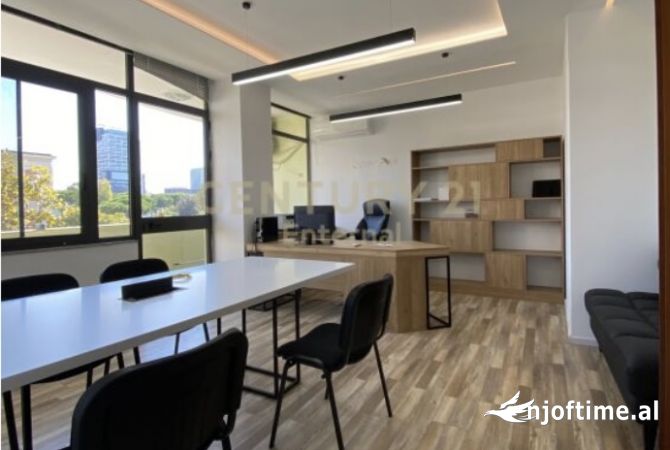 Ambient biznesi me qera 3+1 ne Tirane - 1,000 Euro