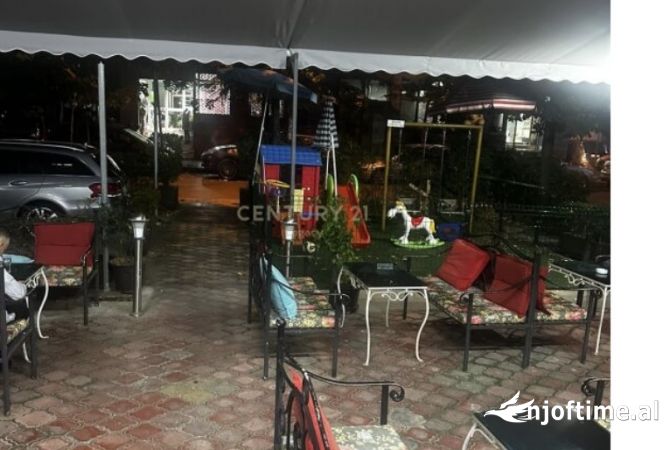 Ambient biznesi me qera 2+1 ne Tirane - 1,500 Euro