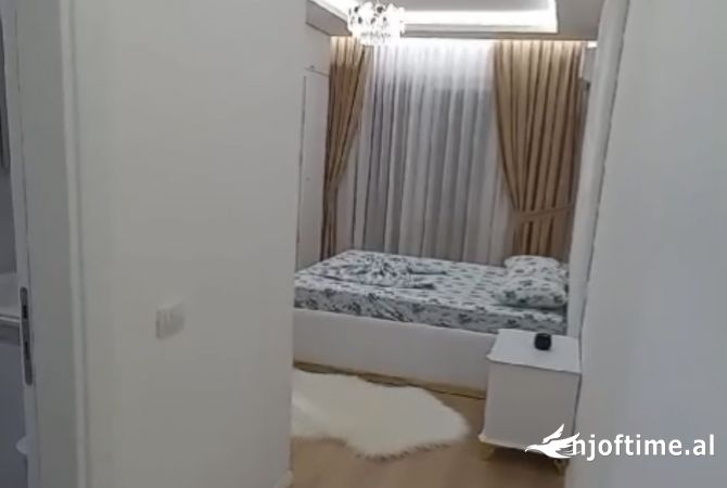 Shtepi me qera 2+1 ne Tirane - 800 Euro