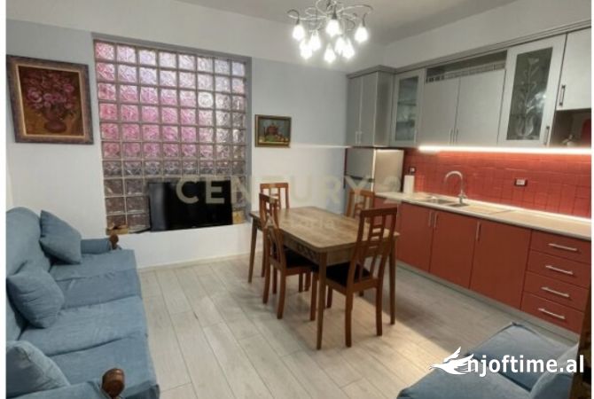 Shtepi me qera 2+1 ne Tirane - 750 Euro