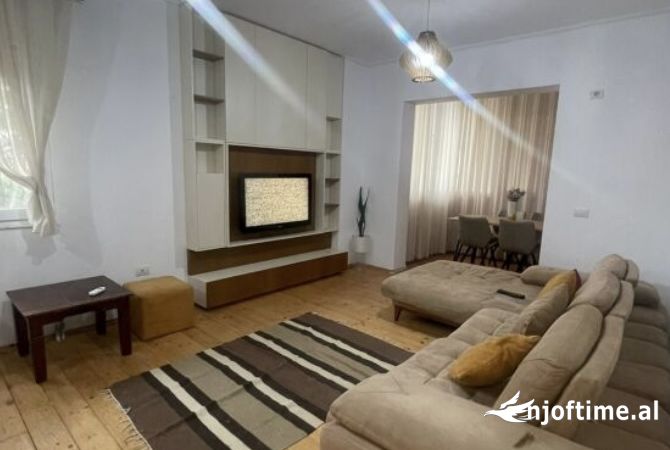 Shtepi me qera 2+1 ne Tirane - 600 Euro