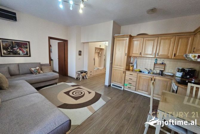 Shtepi me qera 2+1 ne Tirane - 750 Euro