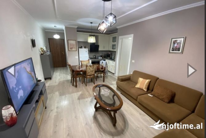 Shtepi me qera 2+1 ne Tirane - 440 Euro