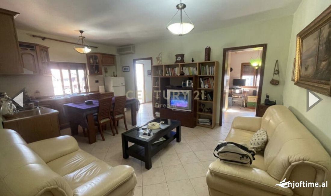 Shtepi ne shitje Apartament ne Tirane, 3+1, Mobilimi E mobiluar, Pagesa 110,000  Euro.