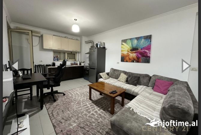 Shtepi me qera 2+1 ne Tirane - 650 Euro