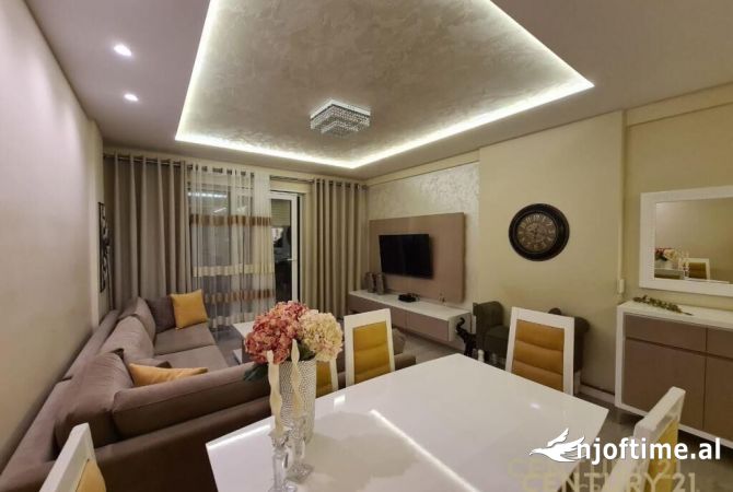 Shtepi me qera 2+1 ne Tirane - 1,100 Euro