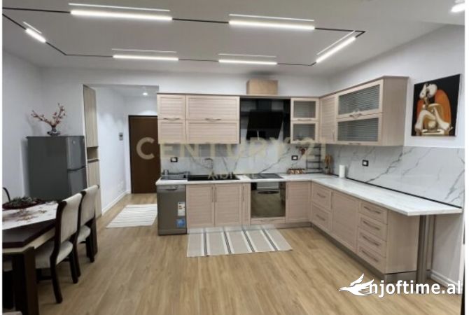 Shtepi me qera 2+1 ne Tirane - 1,200 Euro