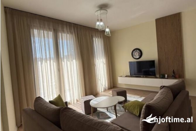 Shtepi me qera 2+1 ne Tirane - 1,000 Euro