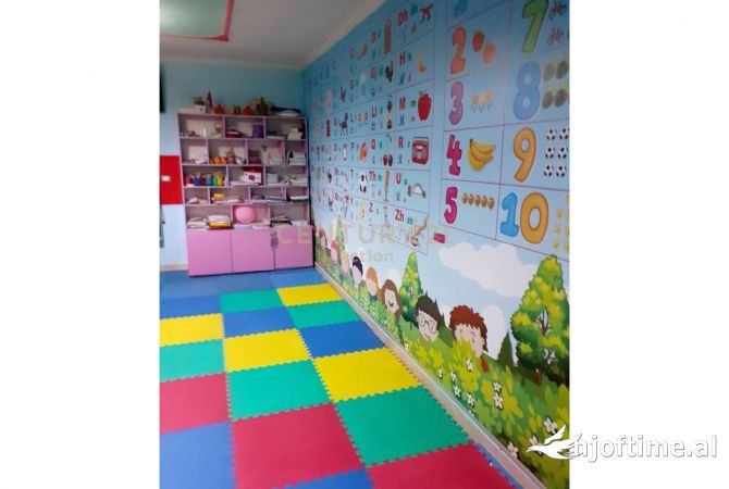 Ambient biznesi me qera 3+1 ne Tirane - 5,000 Euro