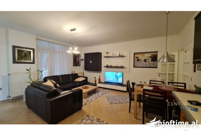 Shtepi me qera 2+1 ne Tirane - 800 Euro