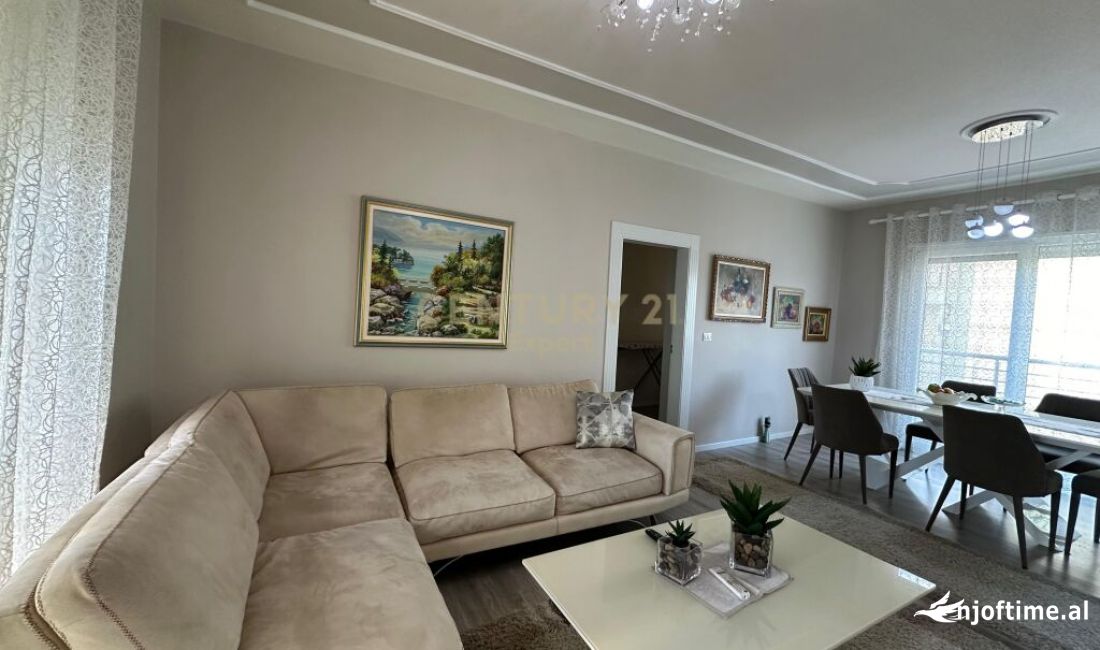 Shtepi me qera Apartament ne Tirane, 2+1, Mobilimi E mobiluar, Pagesa 900  Euro.