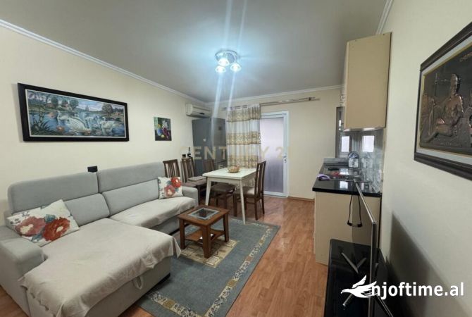 Shtepi me qera 2+1 ne Tirane - 800 Euro