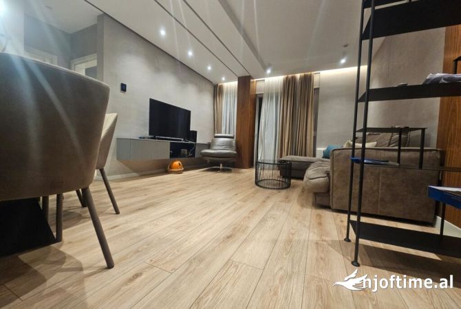 Shtepi me qera 2+1 ne Tirane - 1,000 Euro
