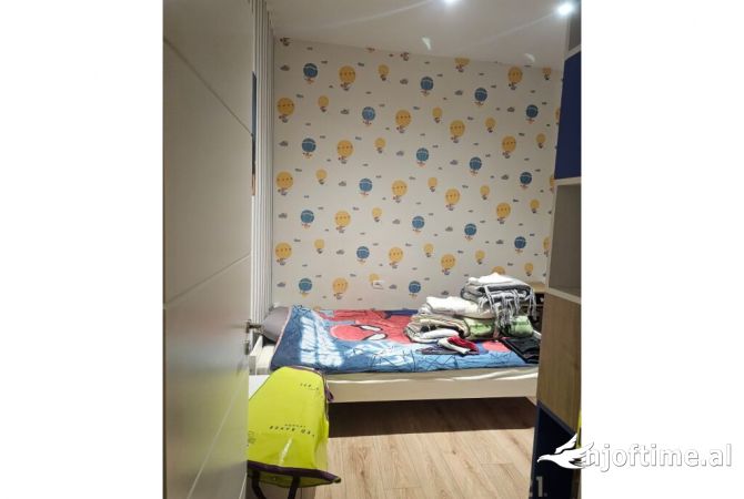Shtepi me qera Apartament ne Tirane, 2+1, Mobilimi E mobiluar, Pagesa 1,000  Euro.