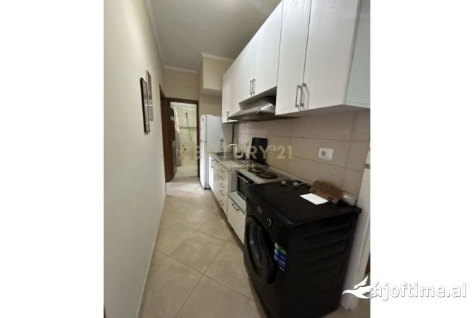 Shtepi me qera 1+1 ne Tirane - 50,000 Leke