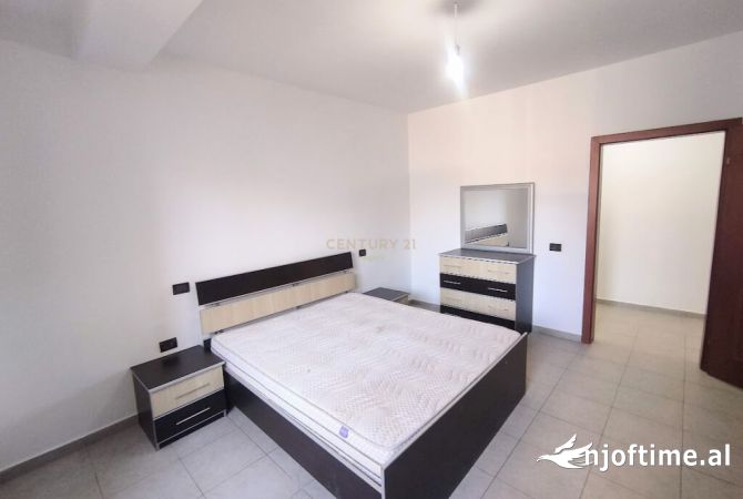 Shtepi ne shitje Apartament ne Tirane, 1+1, Mobilimi E mobiluar, Pagesa 92,700  Euro.