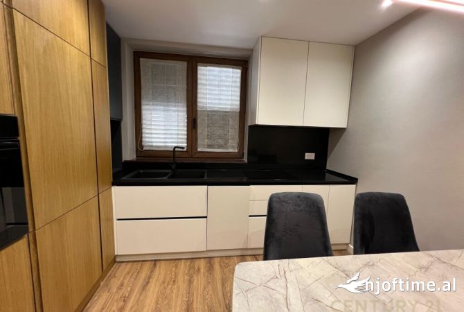 Shtepi ne shitje 2+1 ne Tirane - 250,000 Euro