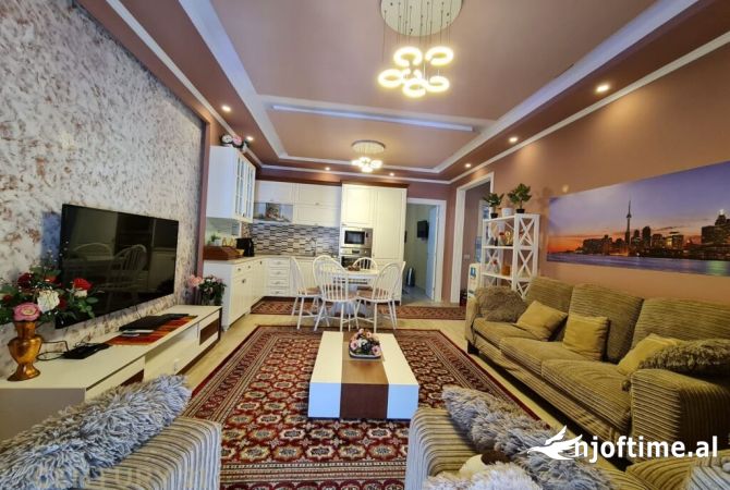 Shtepi me qera 2+1 ne Tirane - 650 Euro
