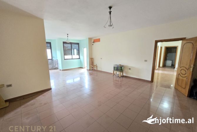 Shtepi ne shitje 2+1 ne Tirane - 210,000 Euro