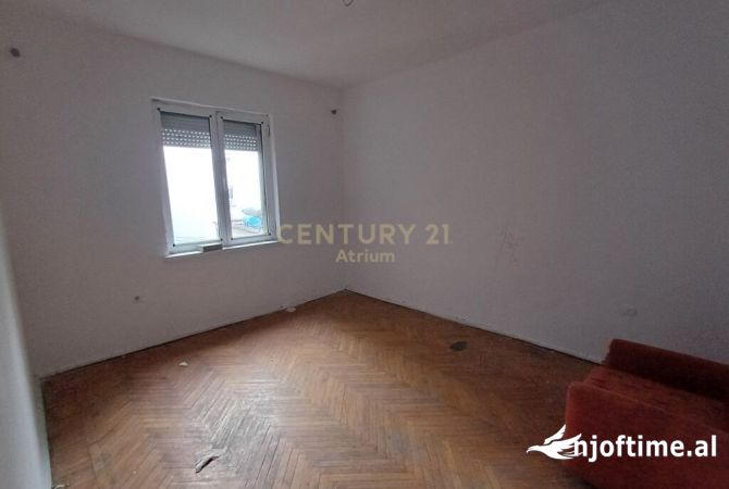 APARTAMENT 2+1+DEPO PER SHITJE PRANE OPTIKA ROMES!!!