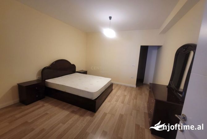 Shtepi me qera 1+1 ne Tirane - 300 Euro