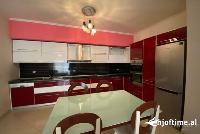Shtepi me qera 2+1 ne Tirane - 450 Euro