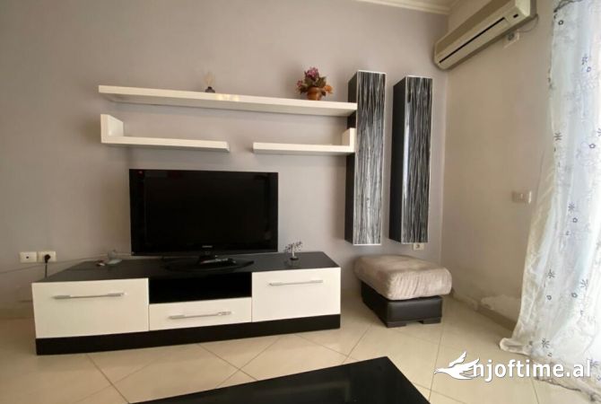 Shtepi me qera 2+1 ne Tirane - 450 Euro