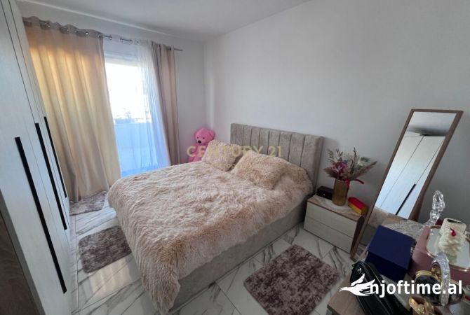 Shtepi ne shitje Apartament ne Tirane, 1+1, Mobilimi E mobiluar, Pagesa 110,000  Euro.