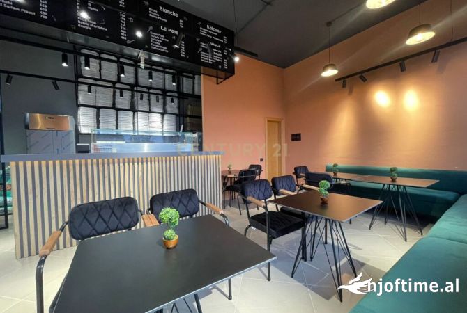 Ambient biznesi me qera 2+1 ne Tirane - 18,000 Euro