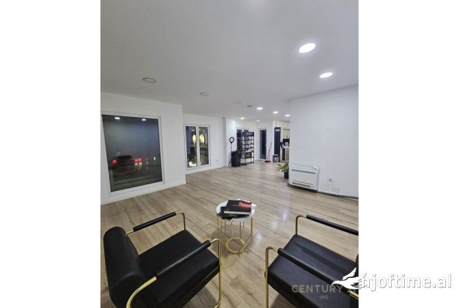 Ambient biznesi me qera 3+1 ne Tirane - 2,300 Euro